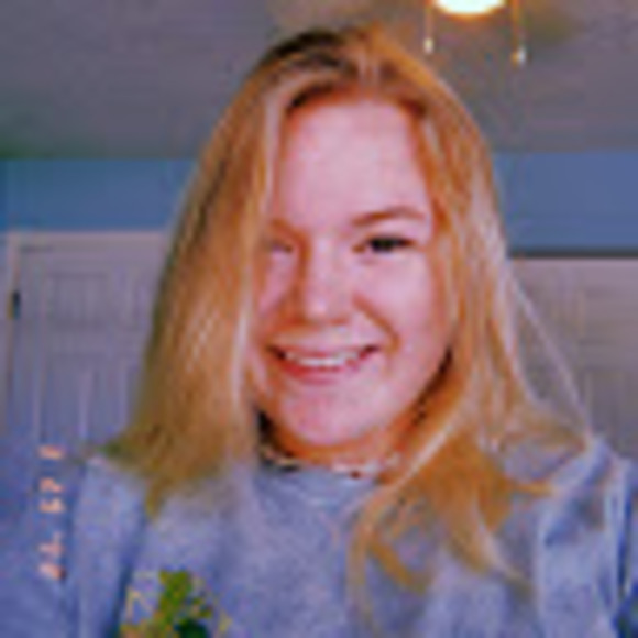 Meet your Posher, Hannah - Picture 1 of 1